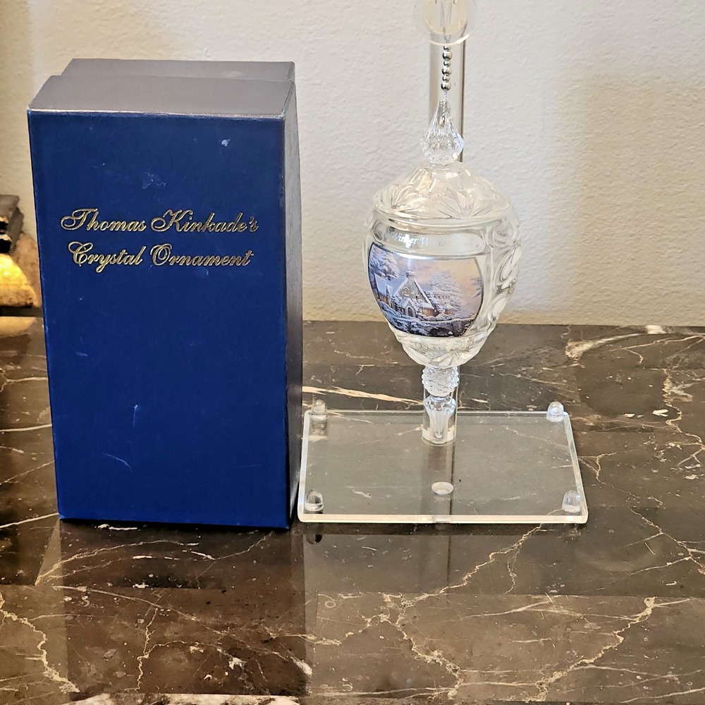 Thomas Kincade's "A Winter Wonderland" 2016 Crystal Ornament in box